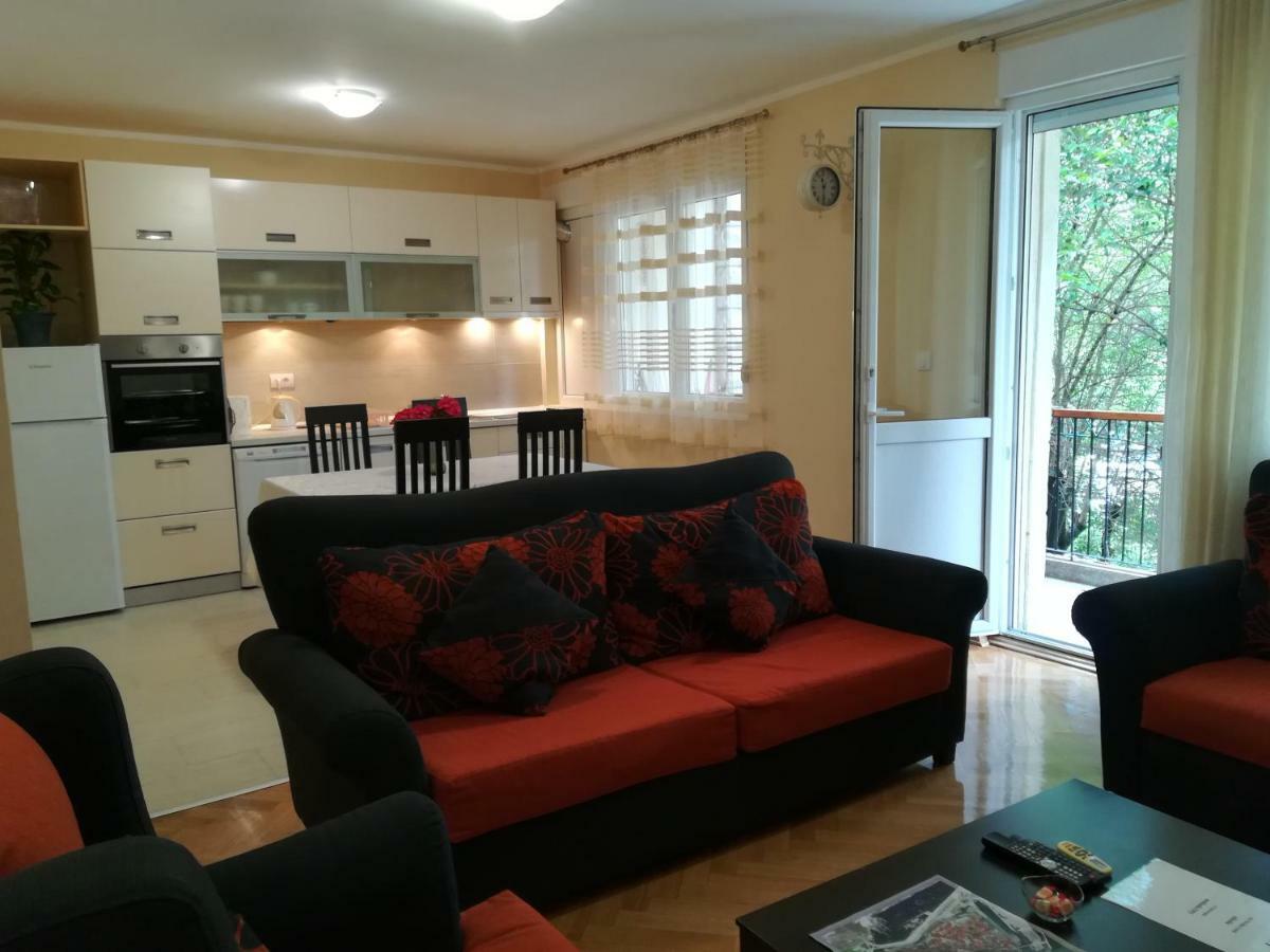 Apartment Nikolic Cattaro Esterno foto