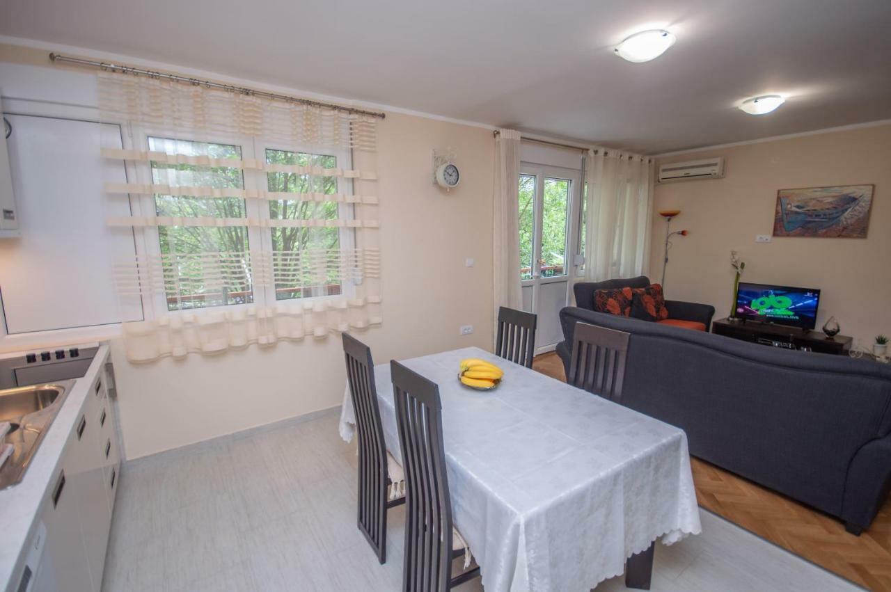 Apartment Nikolic Cattaro Esterno foto