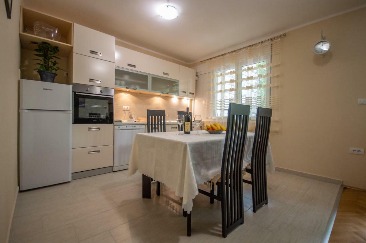 Apartment Nikolic Cattaro Esterno foto